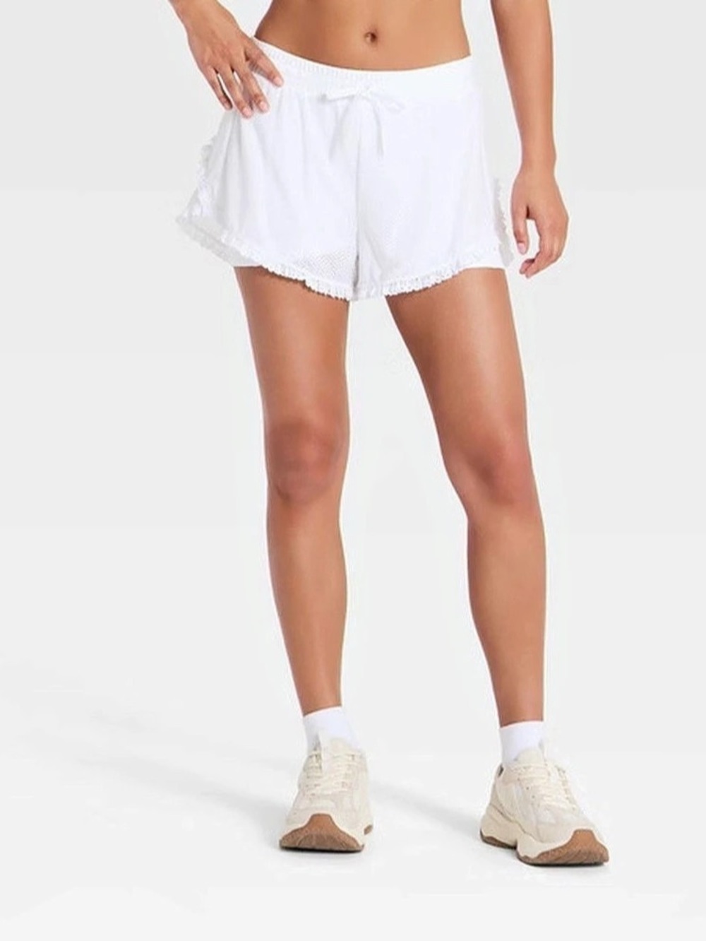 JOYlab Women's White Ruffle Athletic Shorts Size Medium Like New